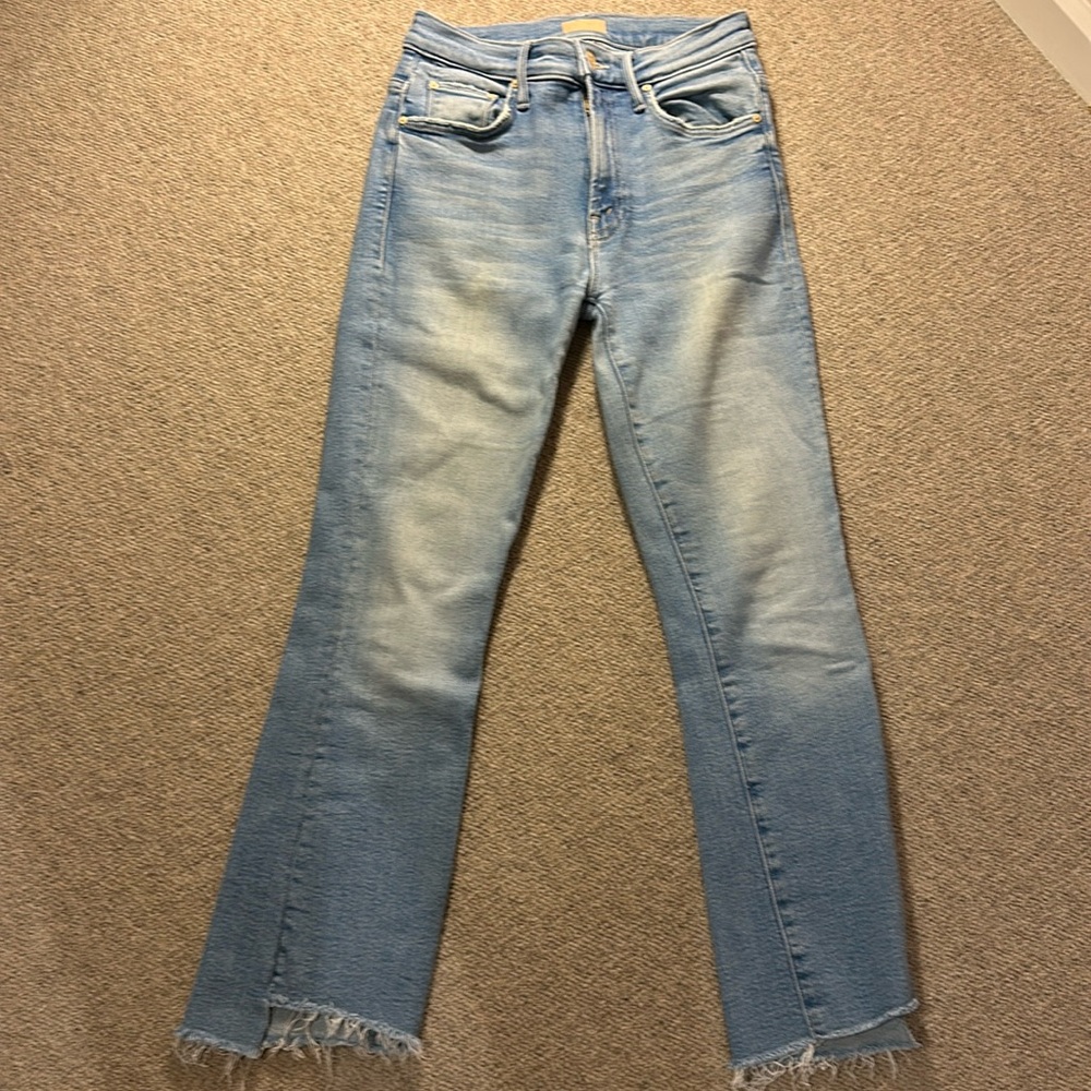 MOTHER jeans, size 24
The Insider Crop Step Fray
Very gently worn, fun style!